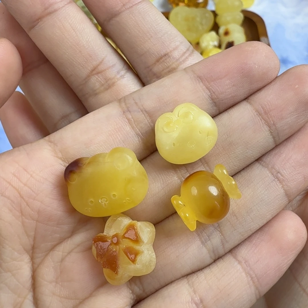 添***心琥珀未镶嵌珠宝奇石