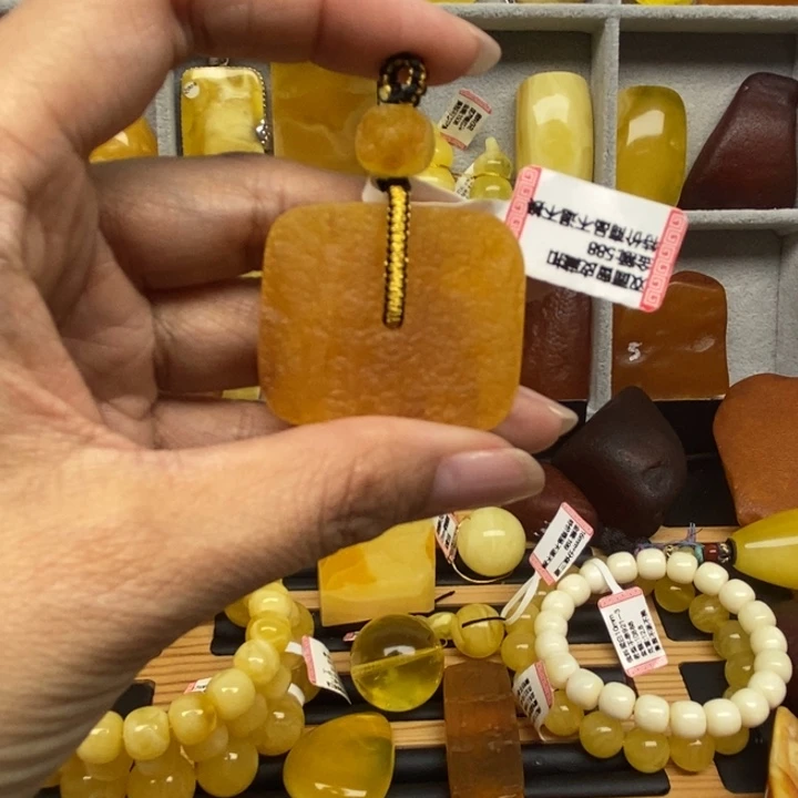 琥珀未镶嵌裸石原石