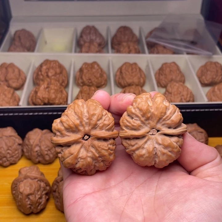 枪***王文玩核桃吊坠精品蛤蟆头