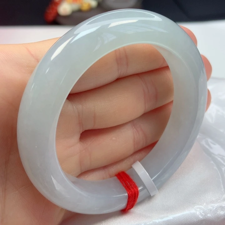 翡翠手镯未镶嵌53圈