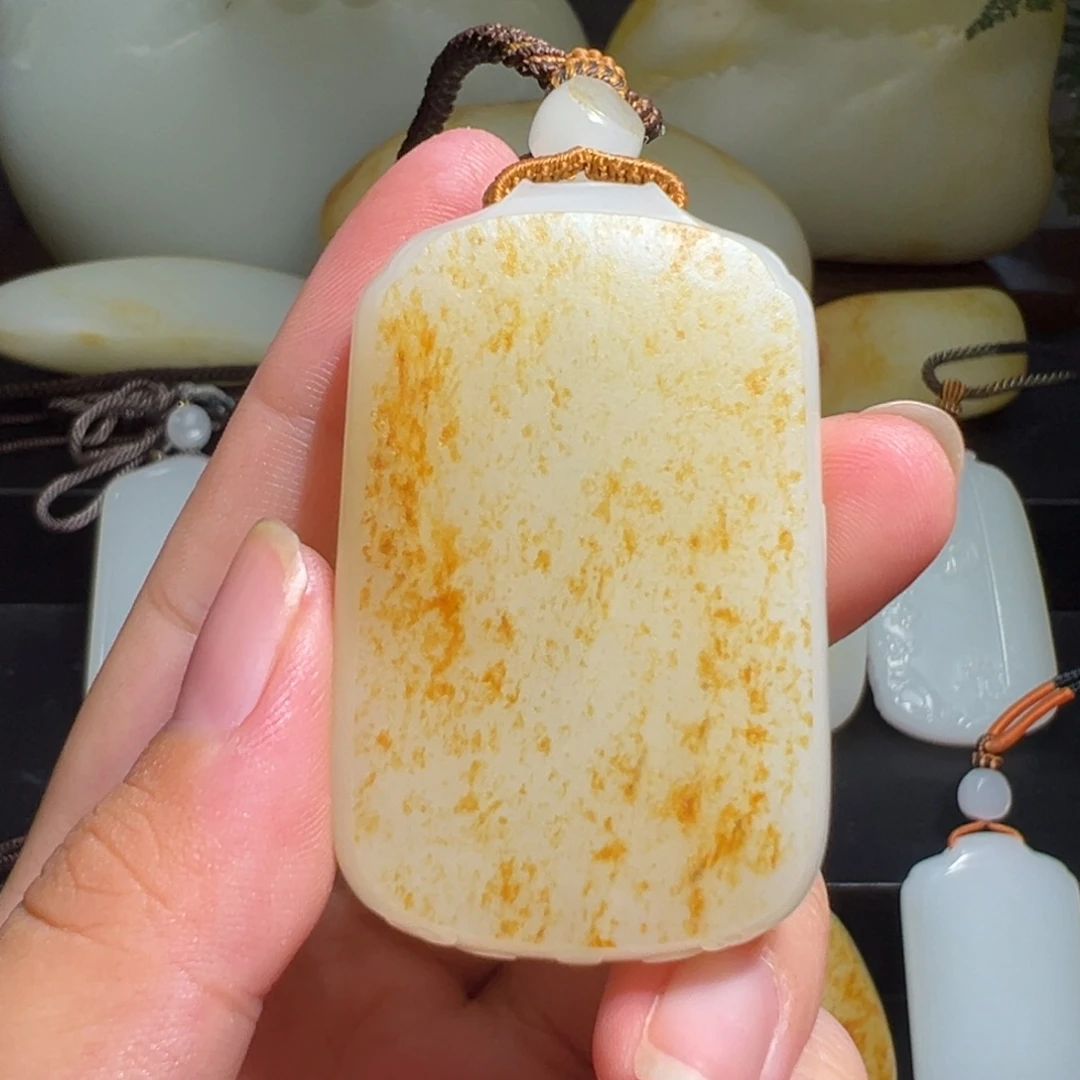 未镶嵌和田玉（子料）挂件