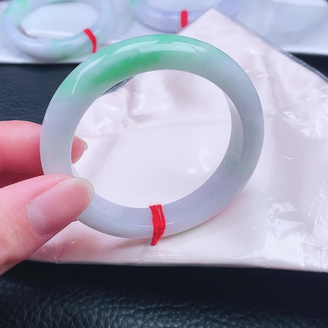 翡翠未镶嵌手镯。。。