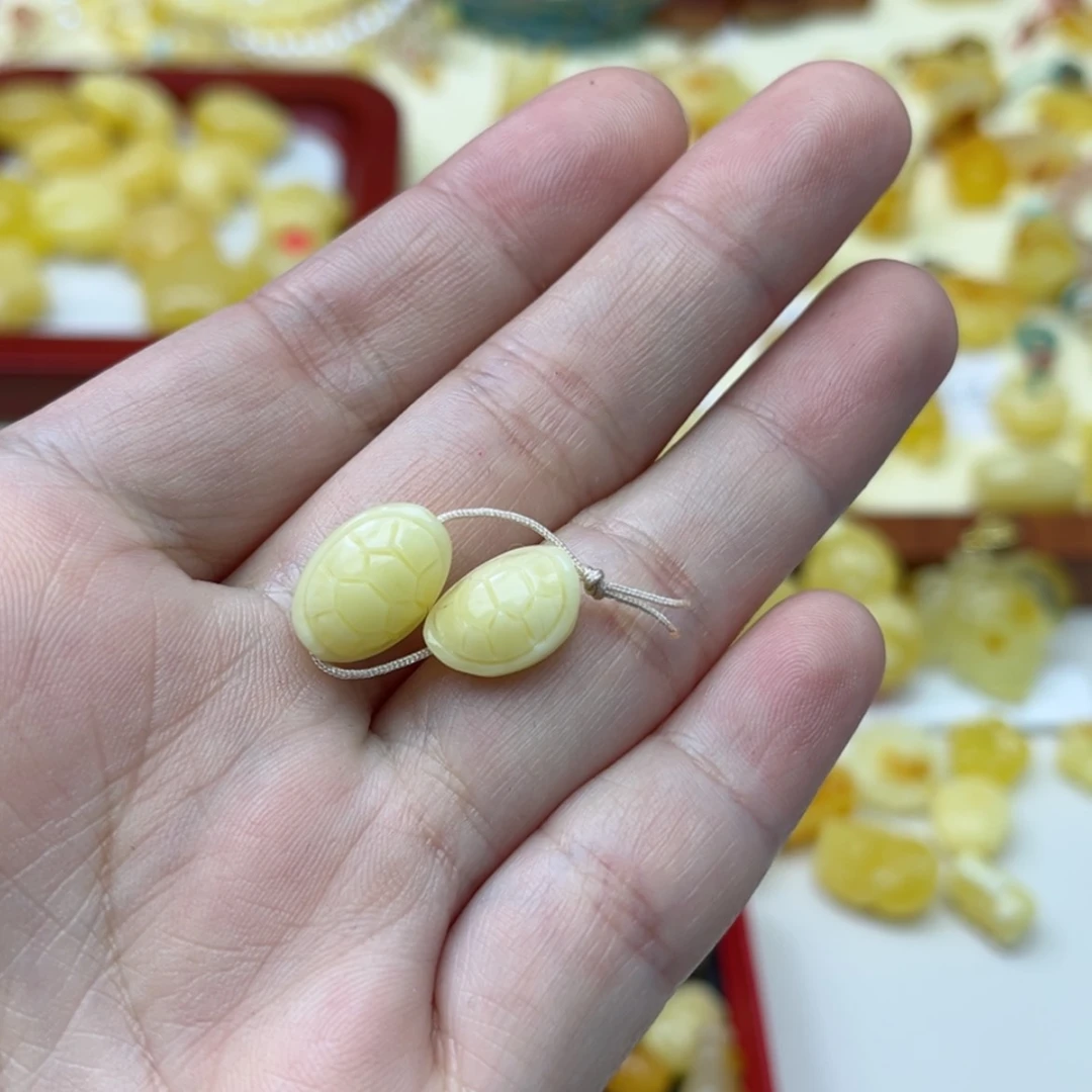 【闪购商品】蜜蜡裸石未镶嵌配饰