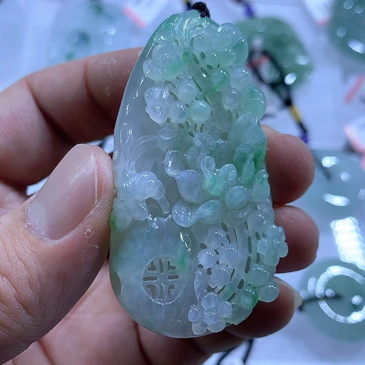 翡翠未镶嵌颈饰天然翡翠A货吊坠
