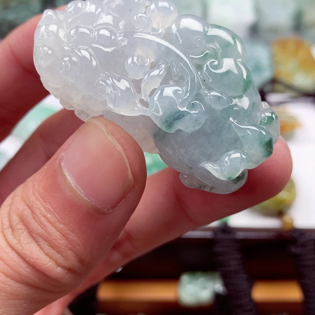 翡翠颈饰未镶嵌翡翠