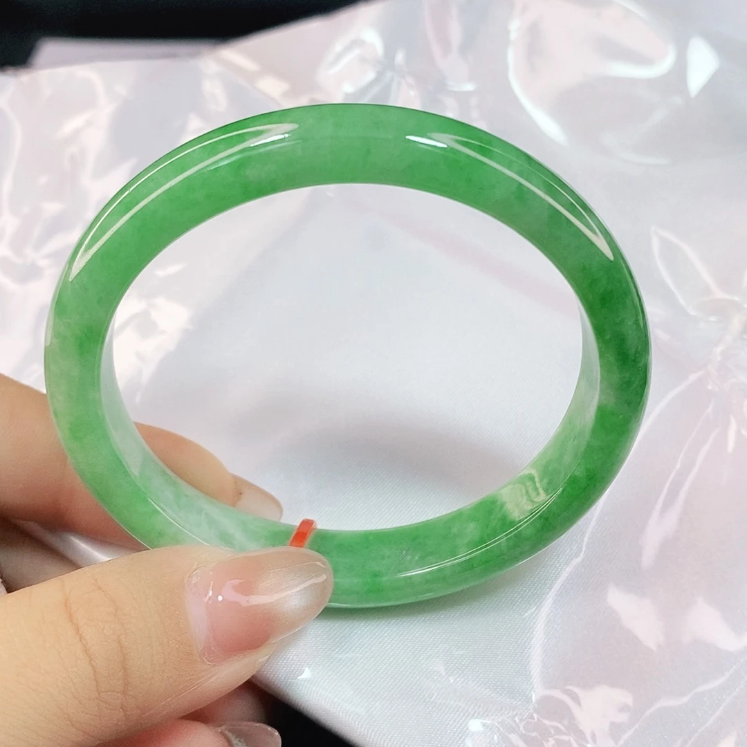 翡翠手镯未镶嵌57贵妃