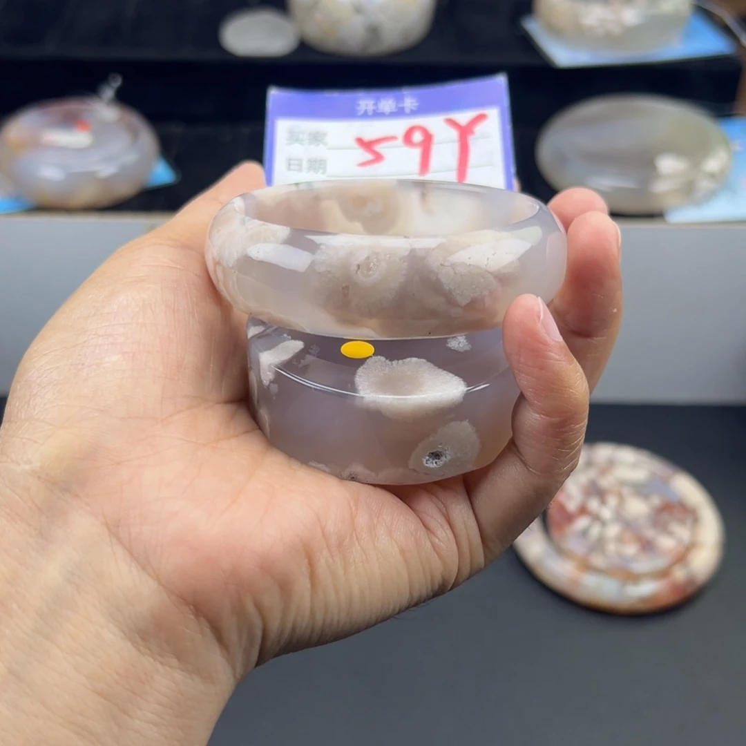 石英质玉手镯未镶嵌知*