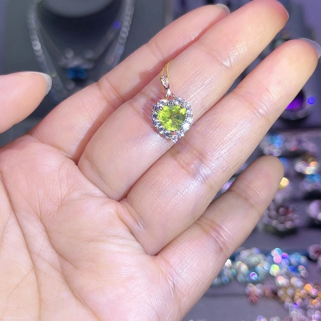 【闪购商品】橄榄石吊坠(赠链)银S925镶嵌