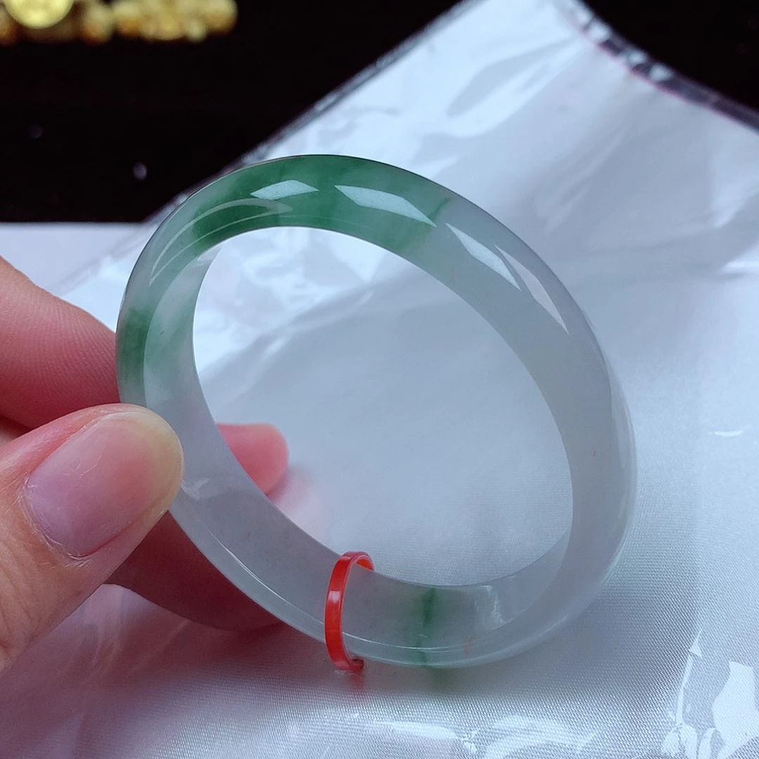 翡翠手镯（贵妃镯）未镶嵌51圈