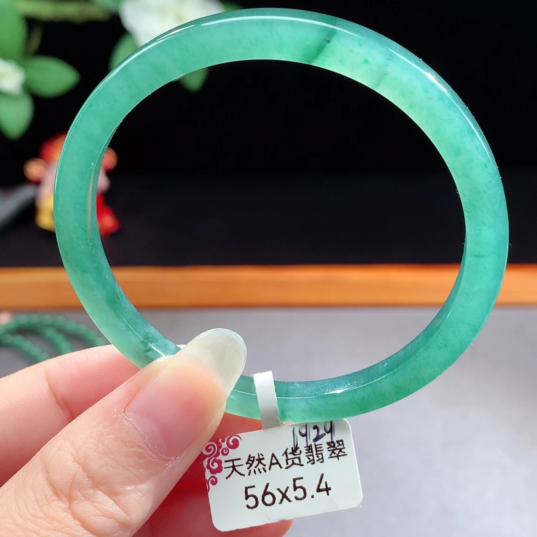 未镶嵌手镯（圆镯）翡翠