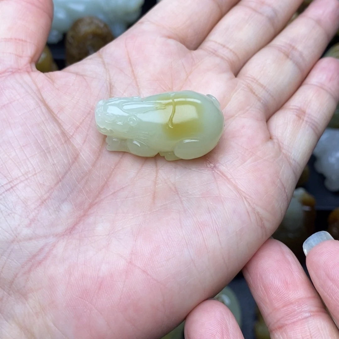 和田玉未镶嵌挂件