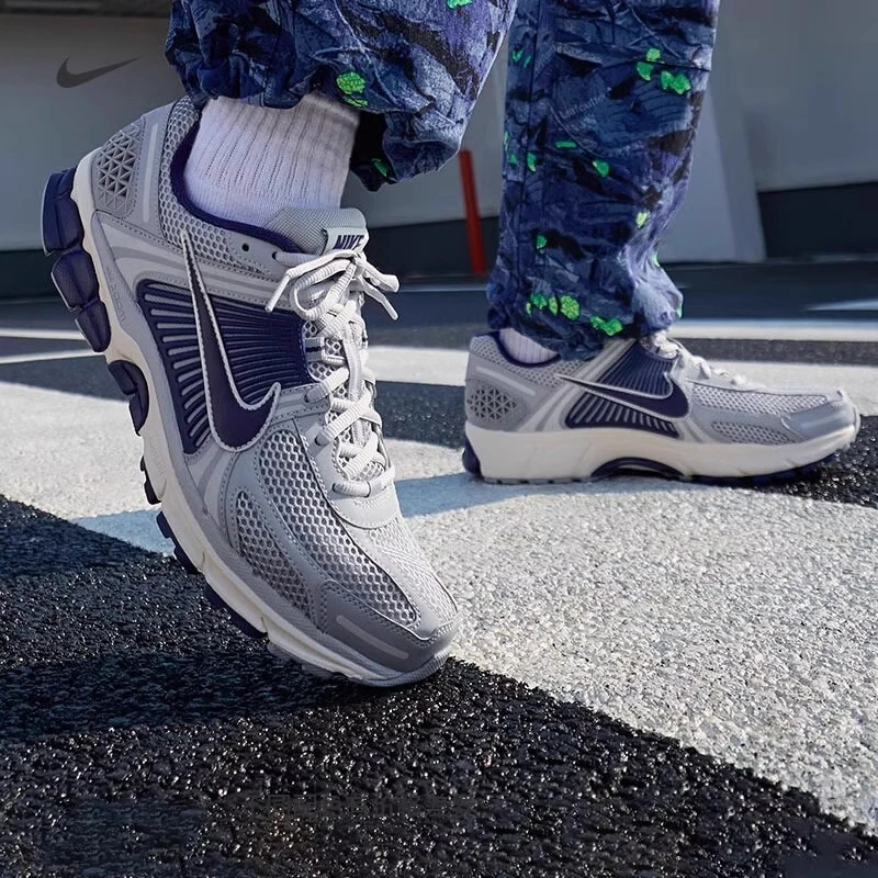 NIKE耐克男鞋NIKEZOOMVOMERO5运动休闲鞋HF5493201