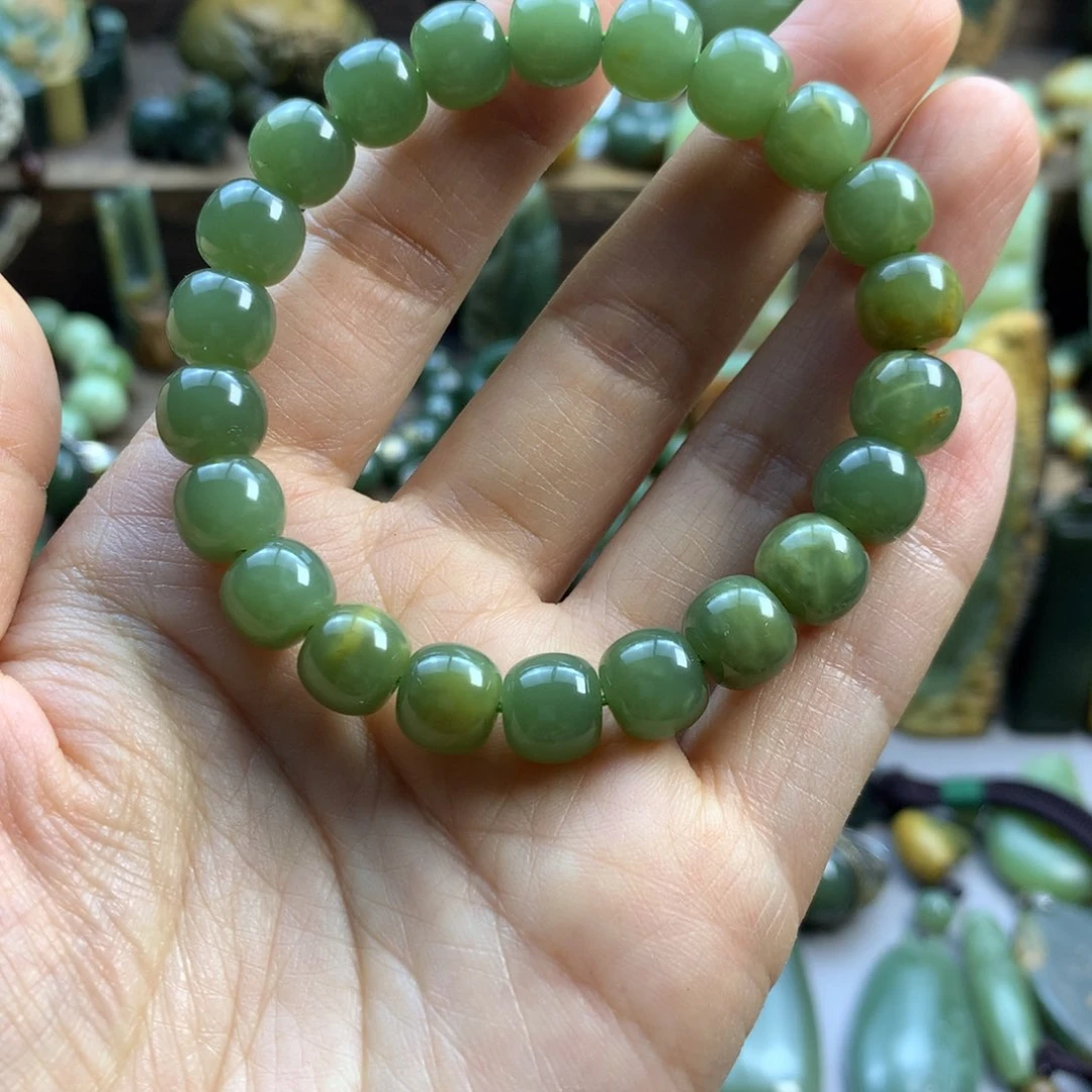 未镶嵌岫岩河磨玉（透闪石质玉）珠宝奇石和****尘