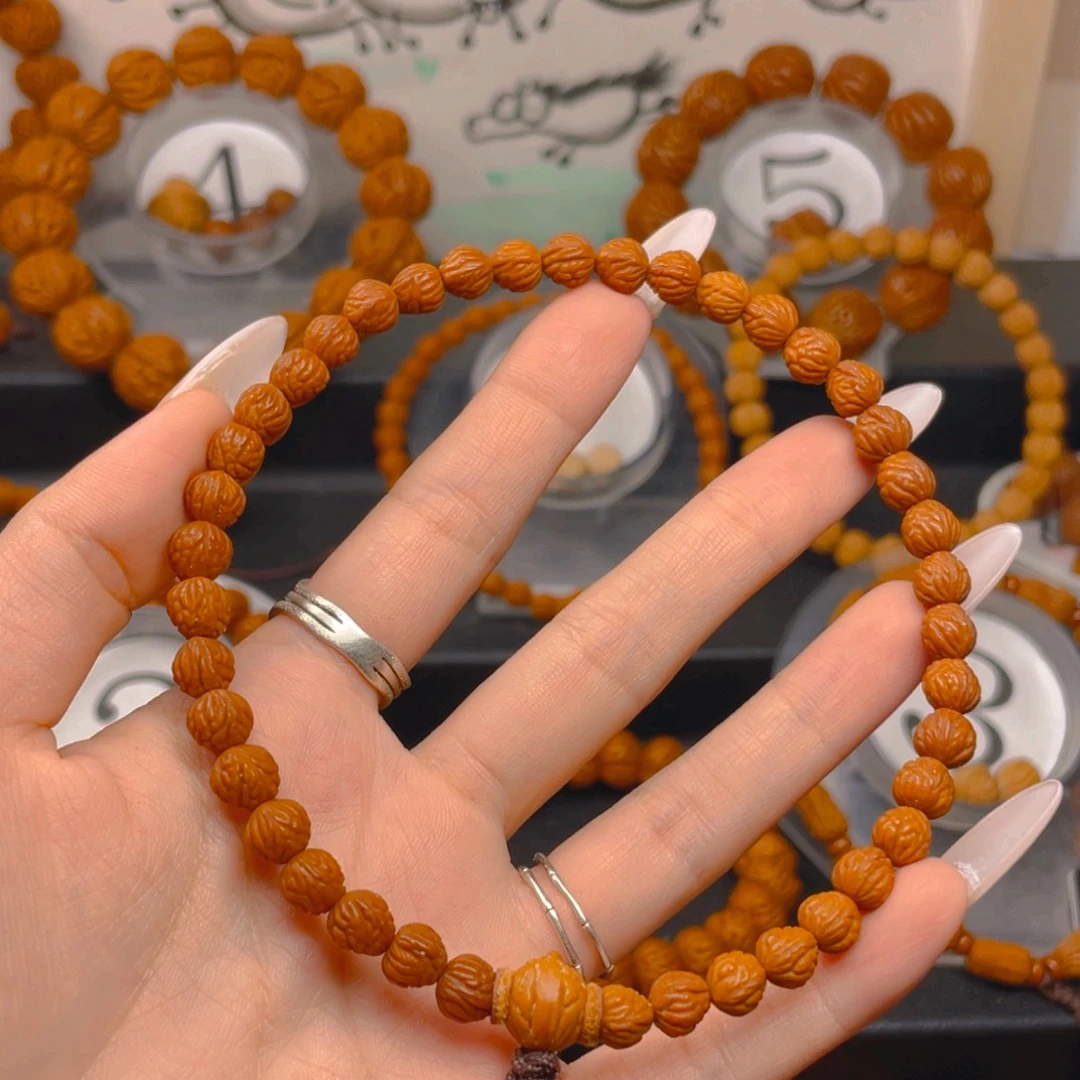 ****️吊坠文玩核桃0.77777777777