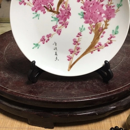 大***烟陶陶瓷的设计师是一个