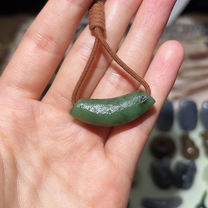 和田玉未镶嵌颈饰买断不退不换