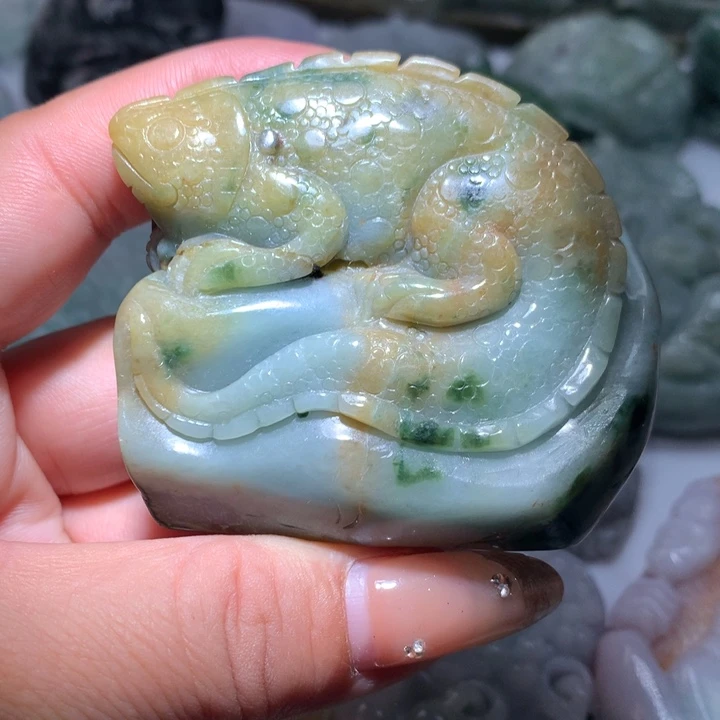 翡翠未镶嵌颈饰保真天然A货翡翠