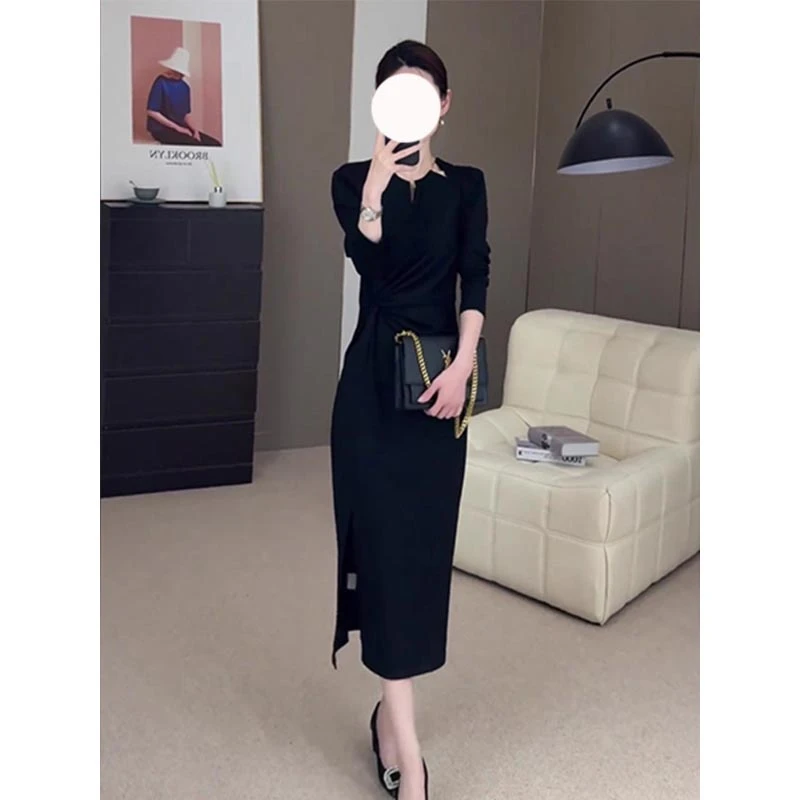 2025年秋季新款高级感显廋连衣裙时尚设计感气质显瘦轻熟小黑裙潮