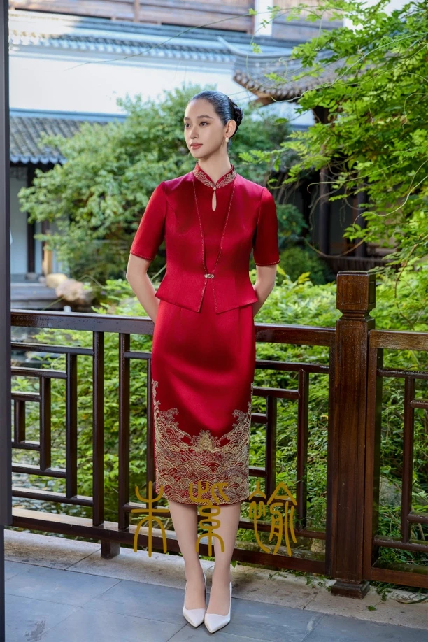 17989朱紫褕重工刺绣江水海涯工艺高端喜妈礼服