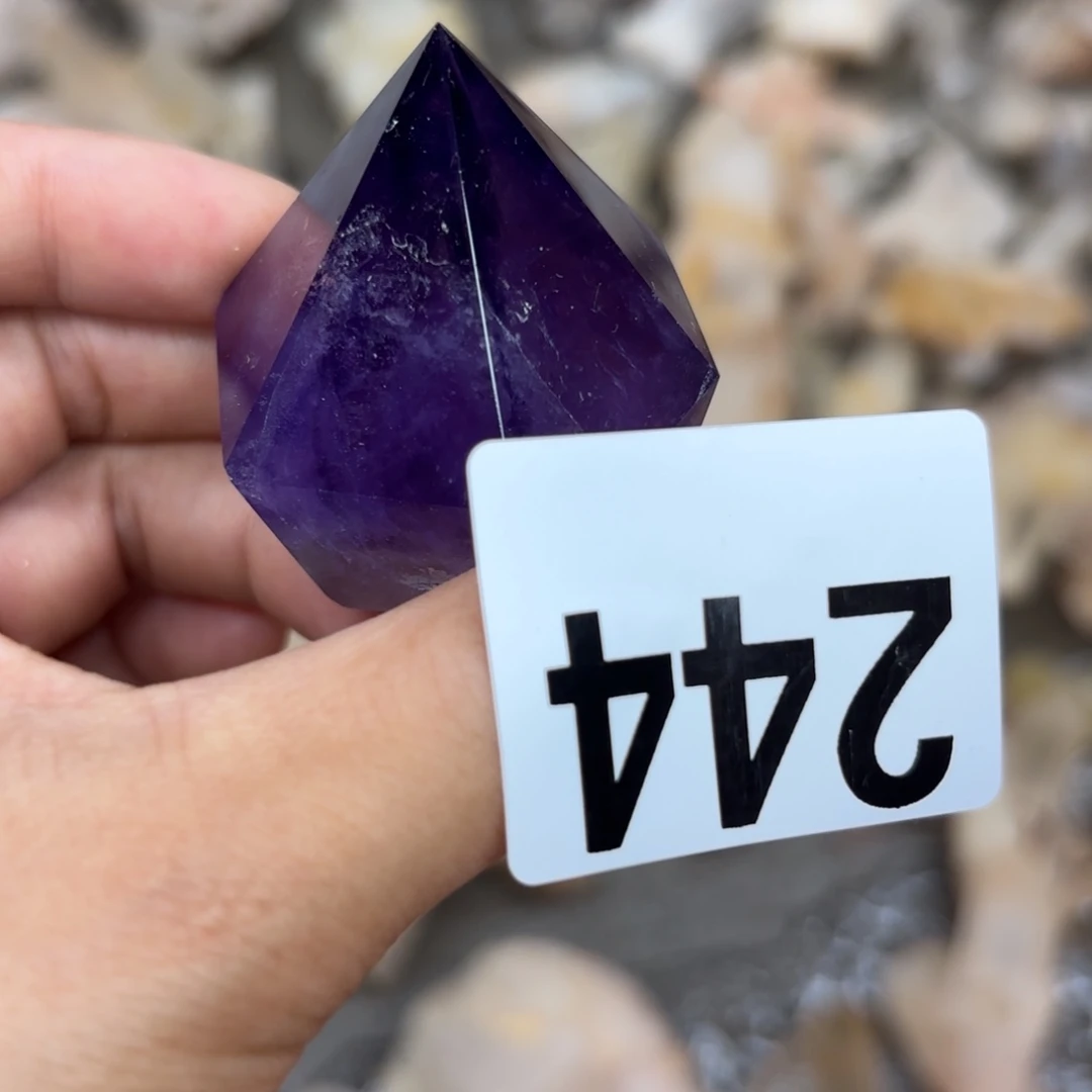 未镶嵌水晶大型摆件（非配饰）