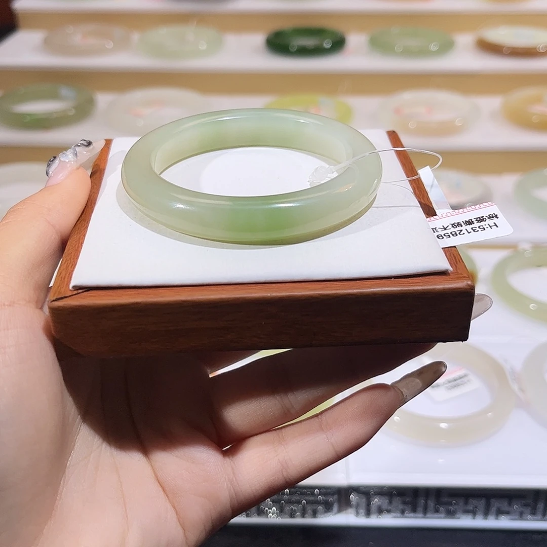 和田玉未镶嵌手镯翠青