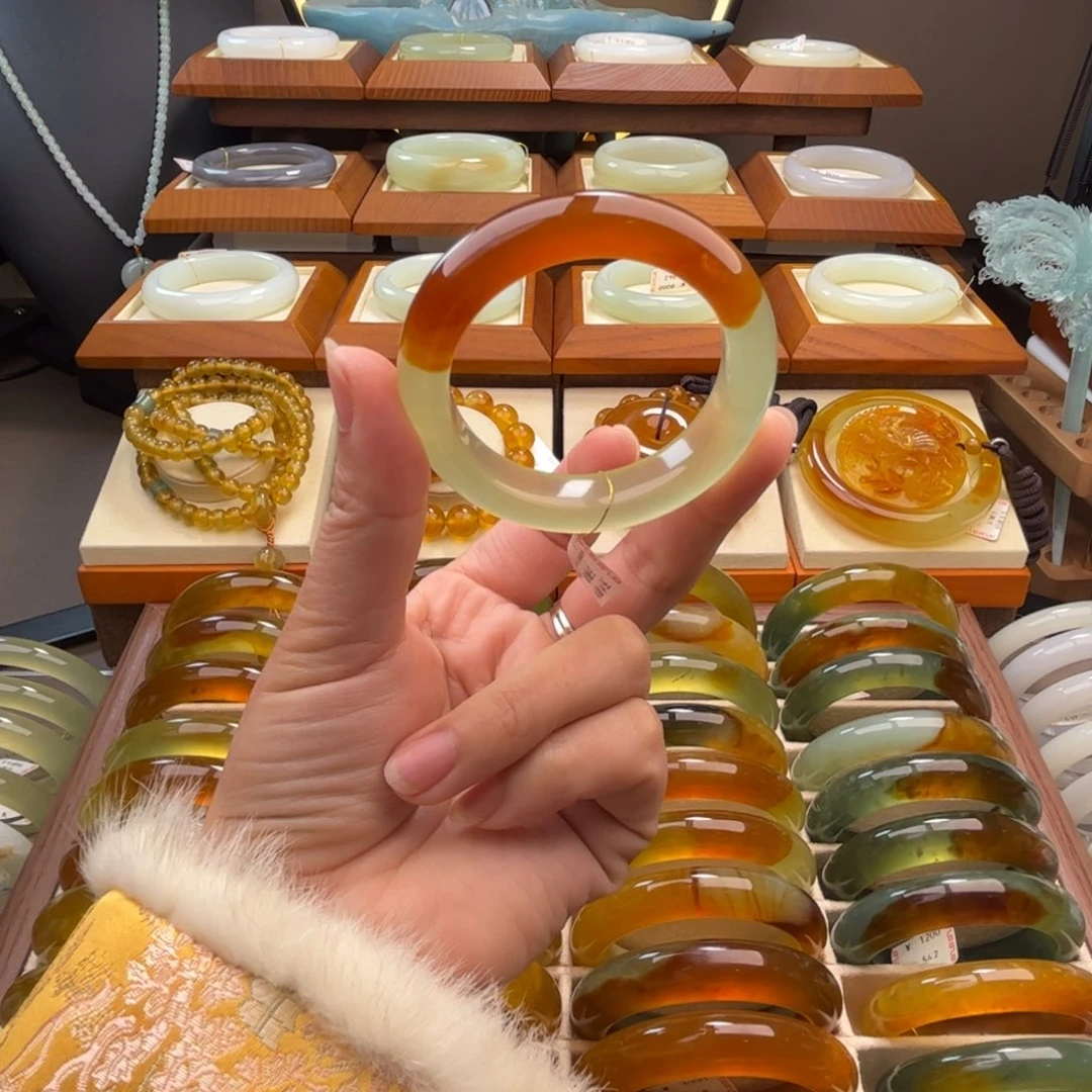 蛇纹石玉未镶嵌手镯52