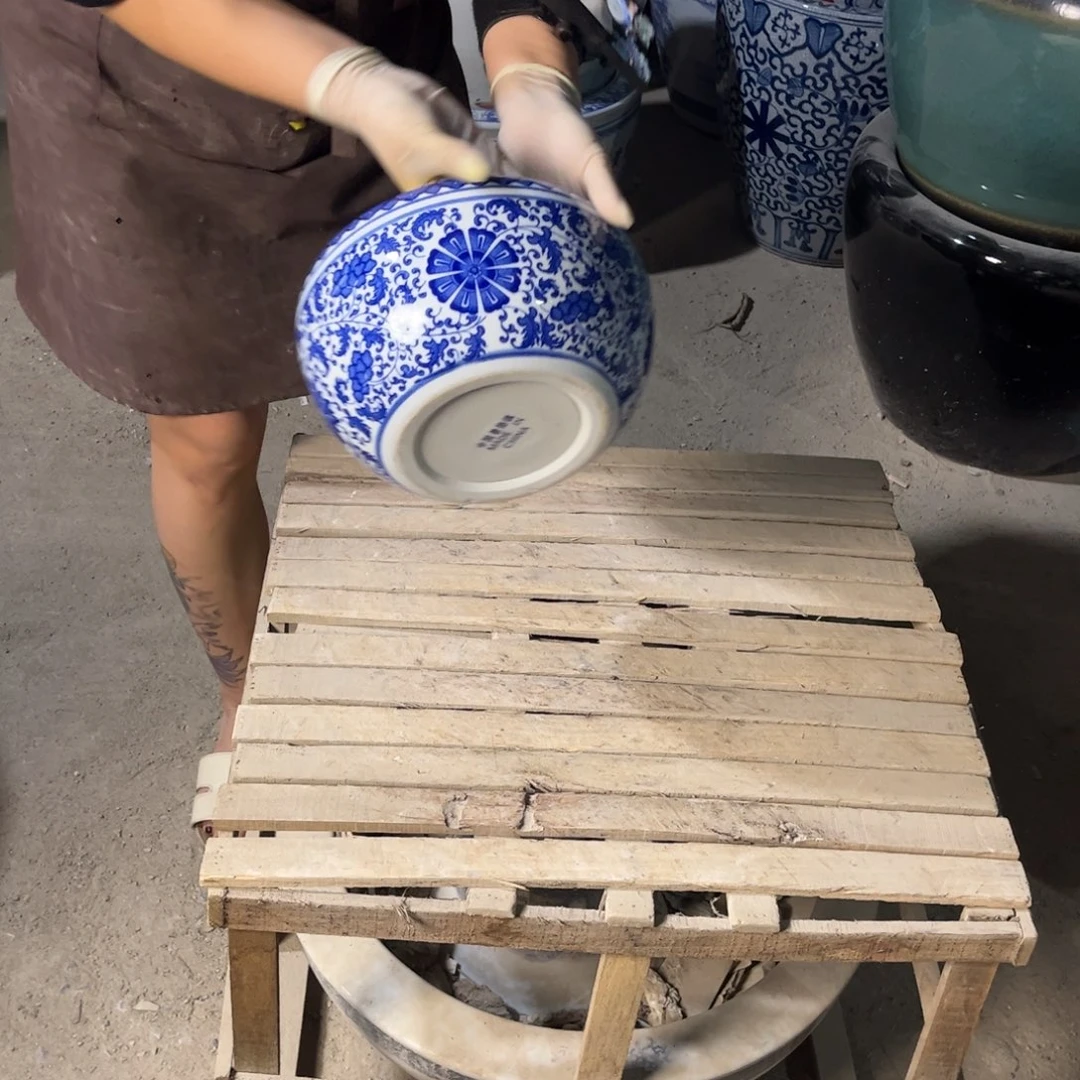 瓷片缠枝莲23.8888888