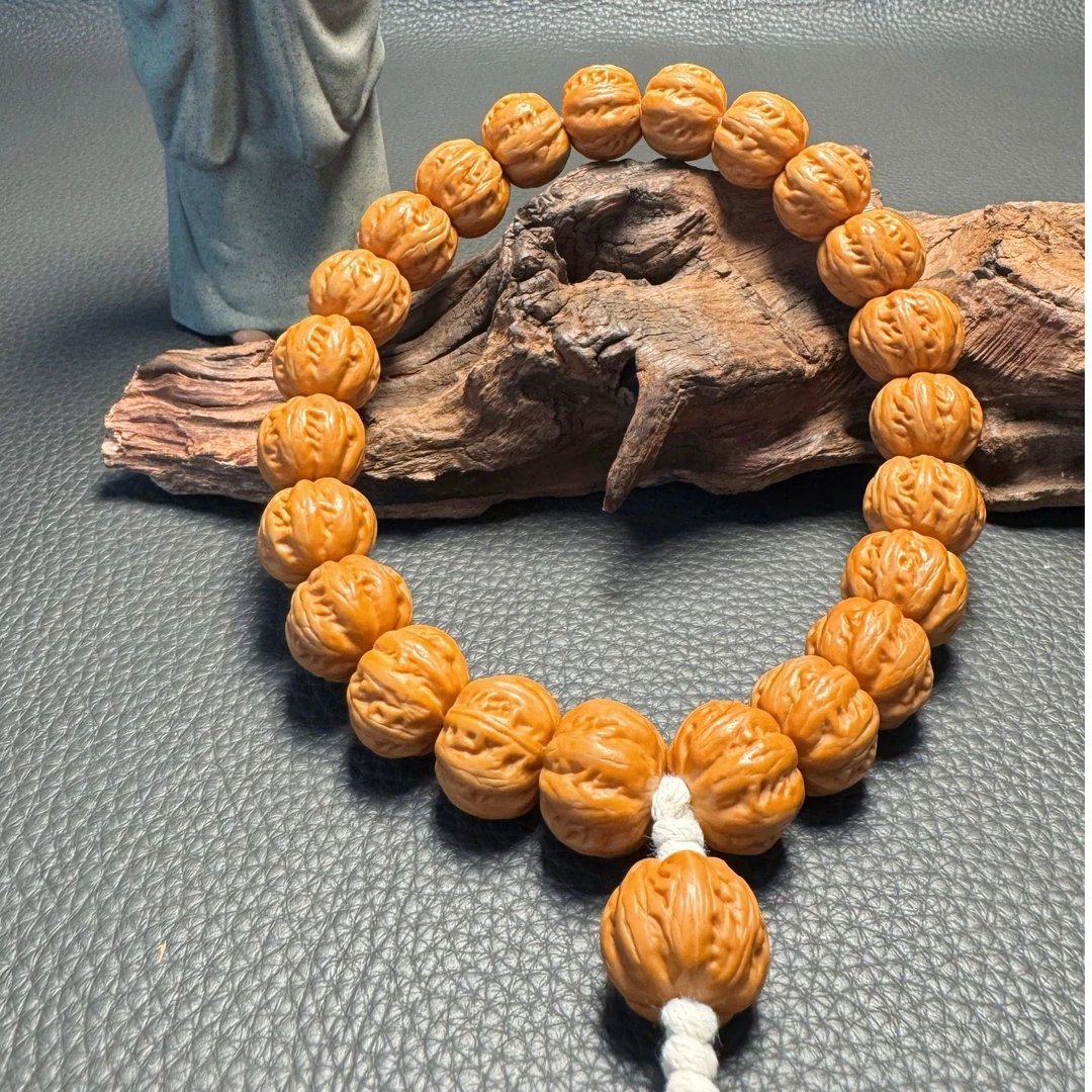 17【龙脊京八棱手持】手工精雕猴头龙脊京八棱手持文玩核桃原皮原色