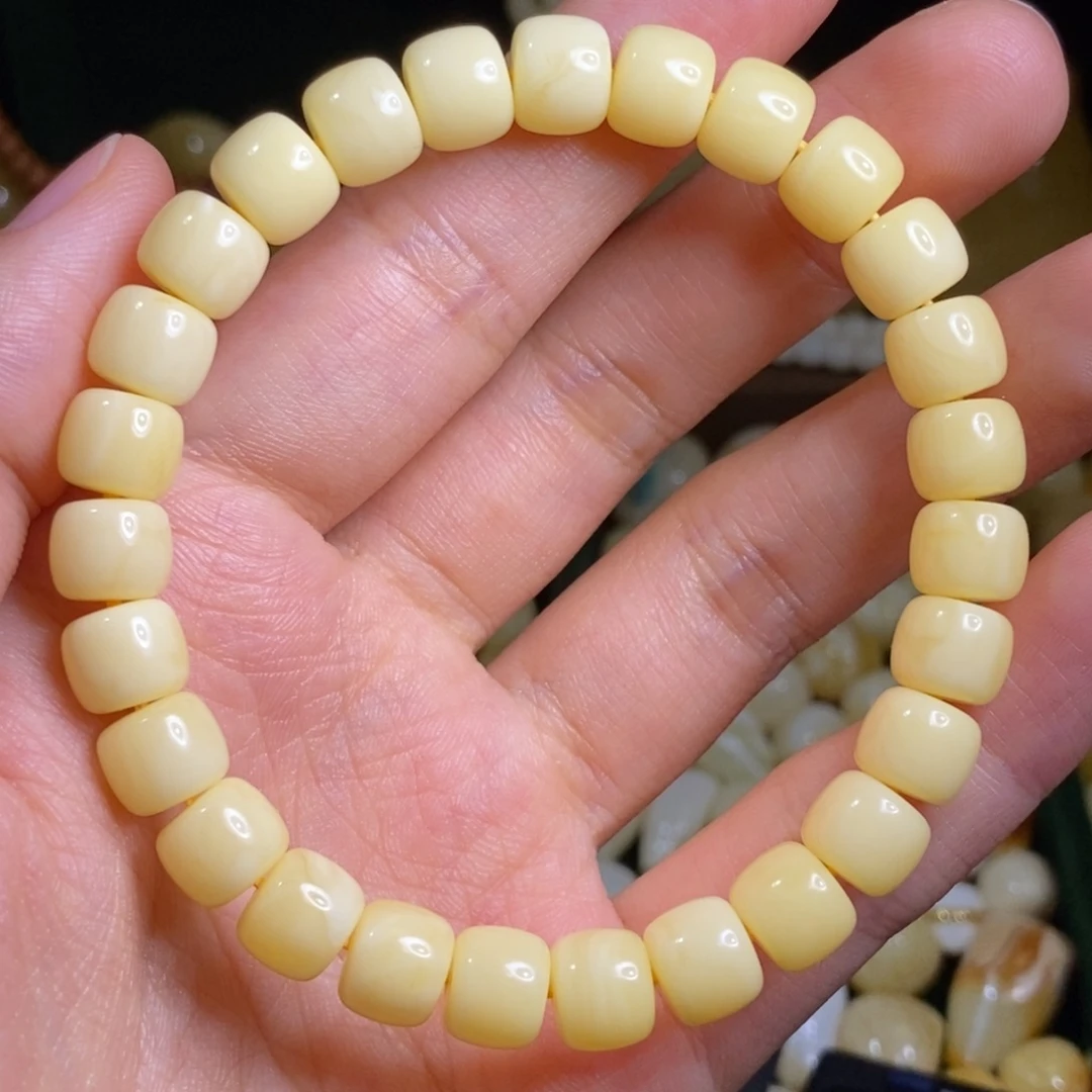 孑***影蜜蜡未镶嵌裸石8.3手串
