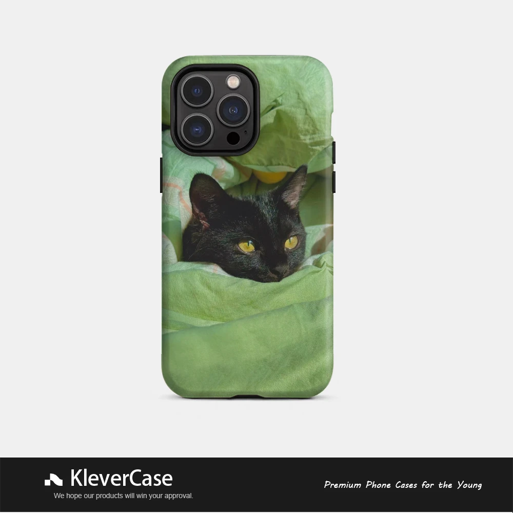 被窝里小黑猫二合一磨砂手机菲林壳适用苹果16pro/小米15/vivo