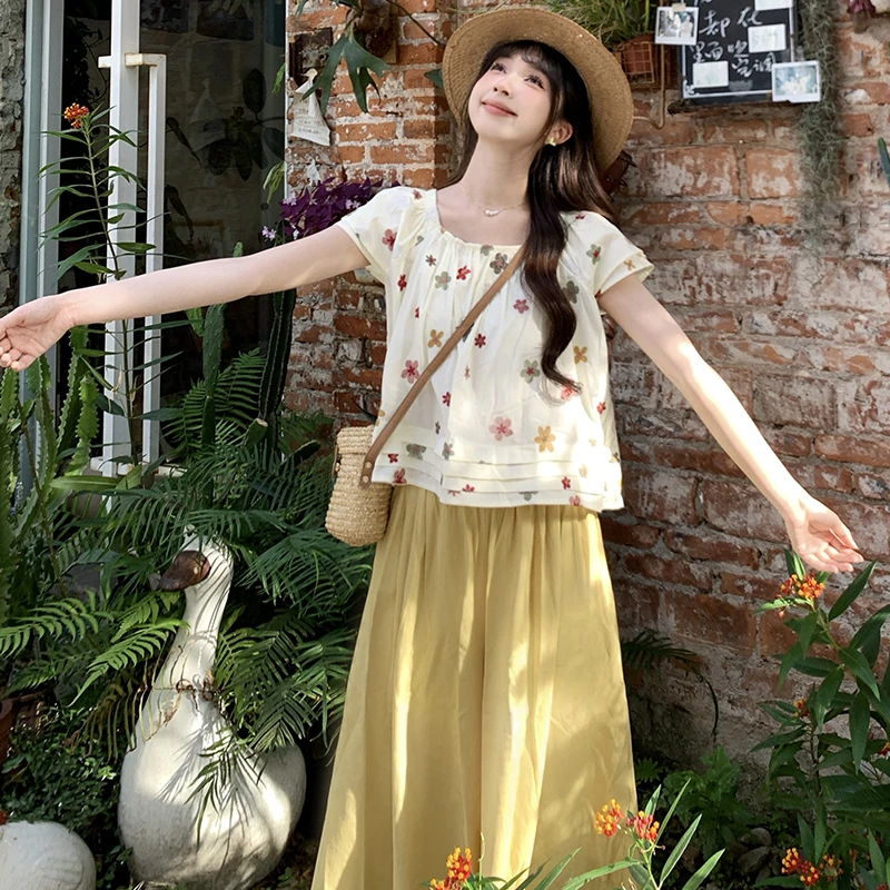 慕兔轻氧日杂感碎花衬衫搭阔腿裤女2025夏季新款俏皮撞色两件套装
