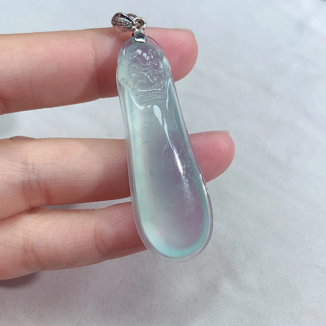 颈饰18K金镶嵌翡翠