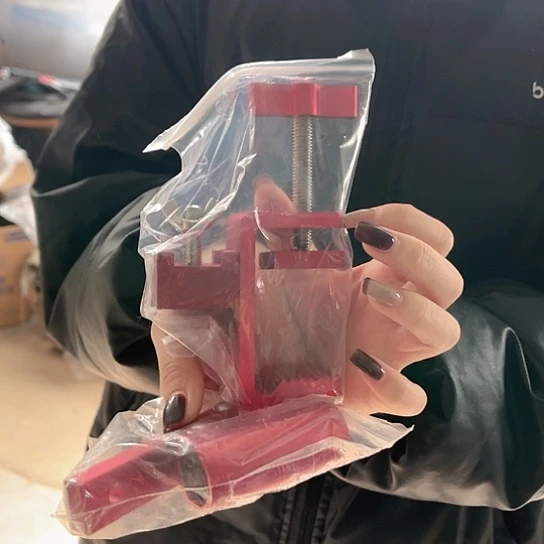 钓台大物炮台架一个。