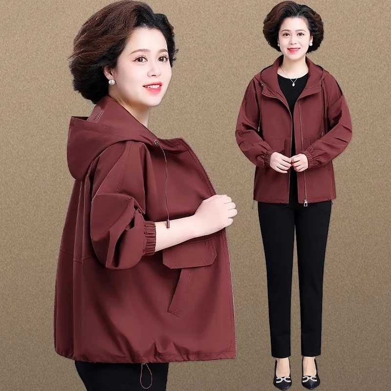 妈妈春装2025新款外套小个子中老年女春秋季短款风衣夹克老人衣服