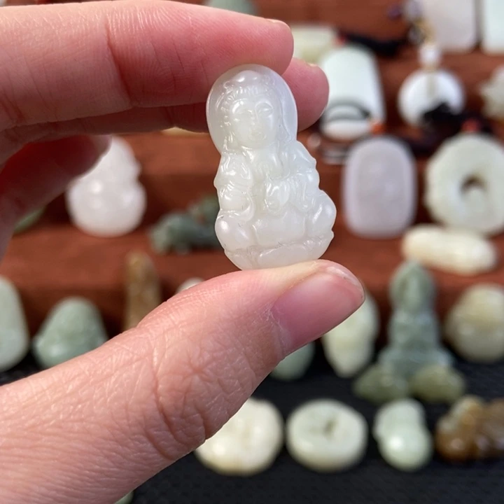 和田玉未镶嵌颈饰