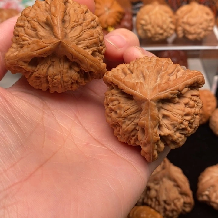 时***声文玩核桃吊坠官帽