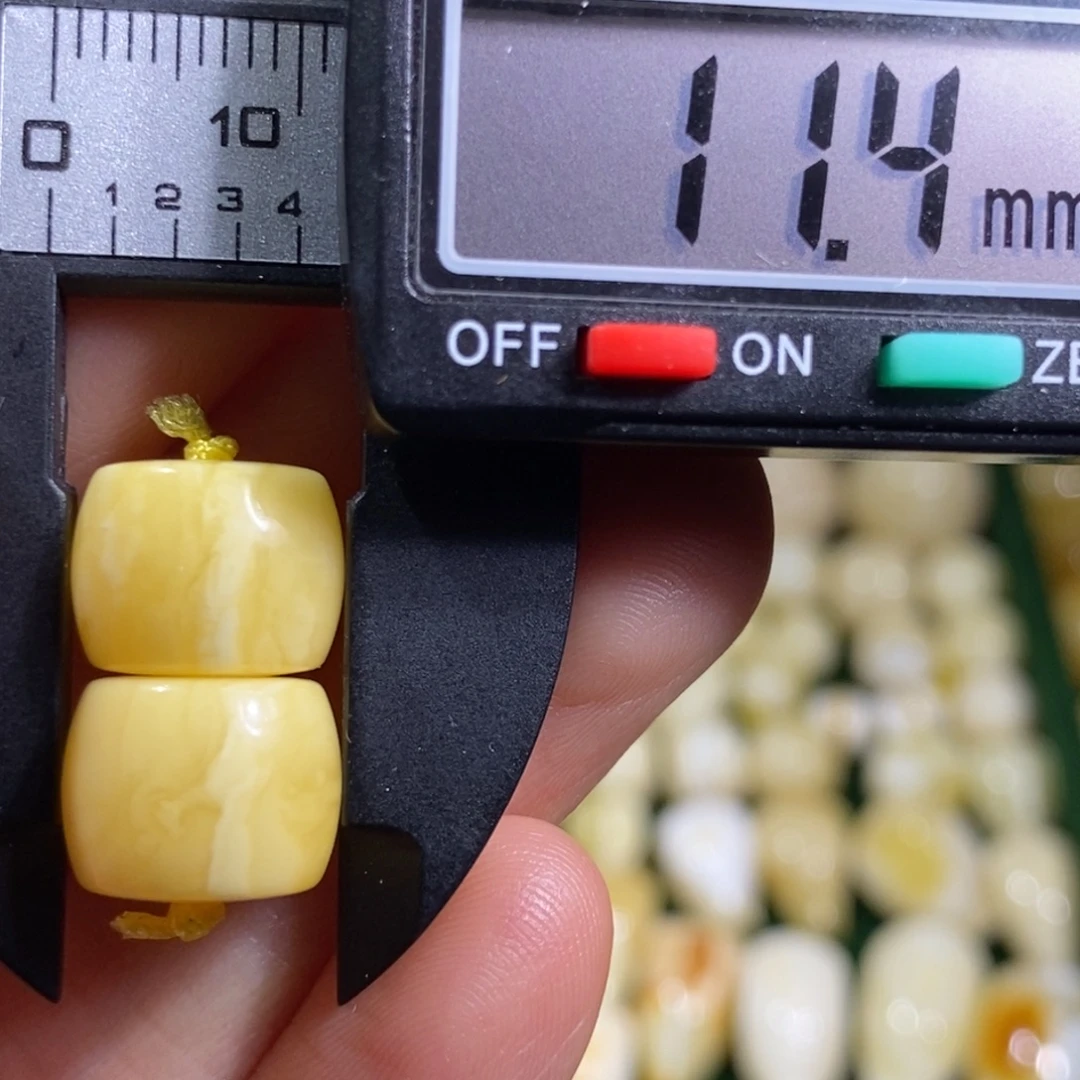 蜜蜡未镶嵌裸石配饰