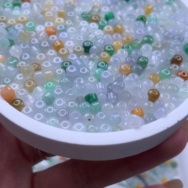 翡翠散珠小桶珠1个