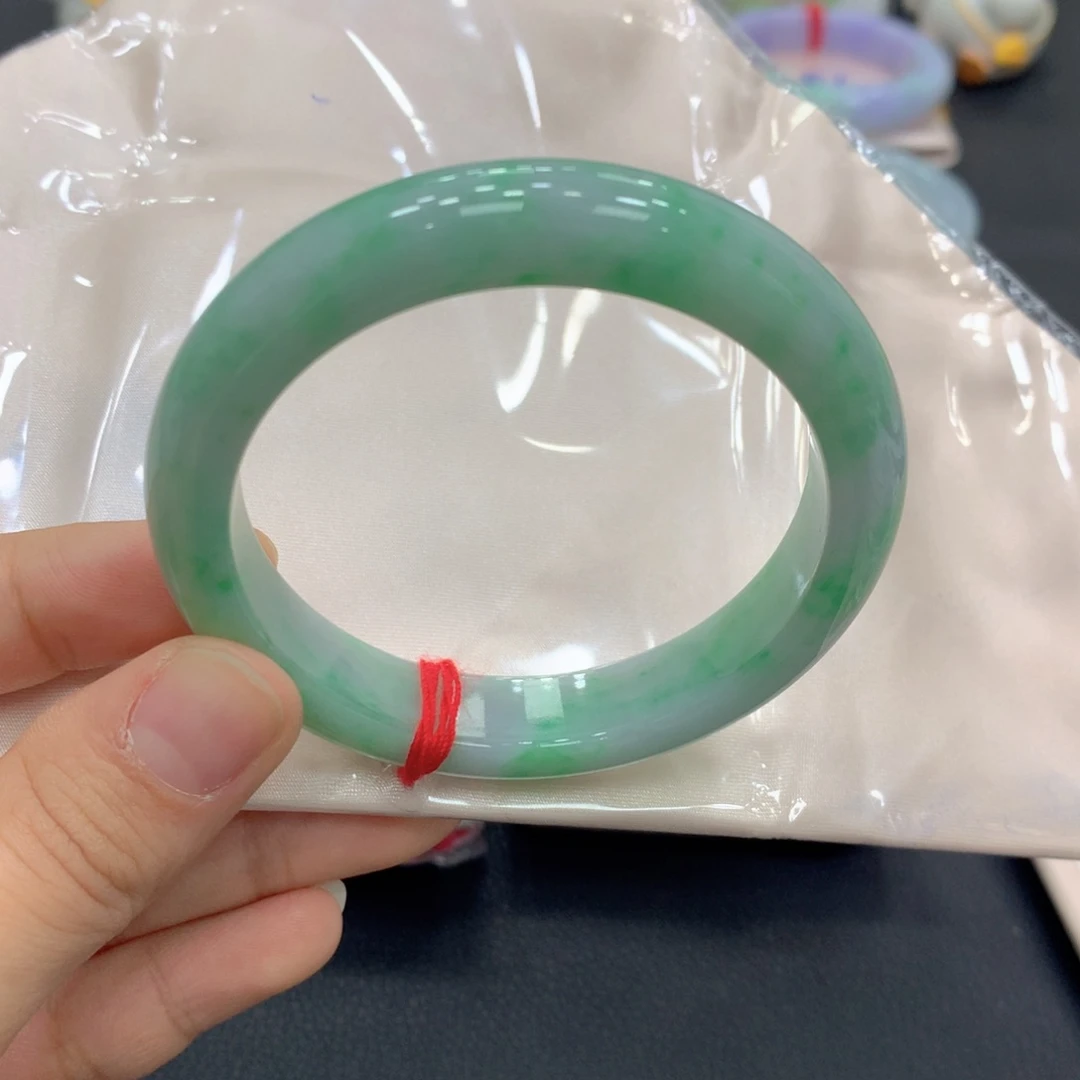 翡翠手镯未镶嵌L****g翡翠