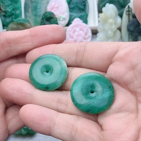 未镶嵌独山玉吊坠(不含链)均****者