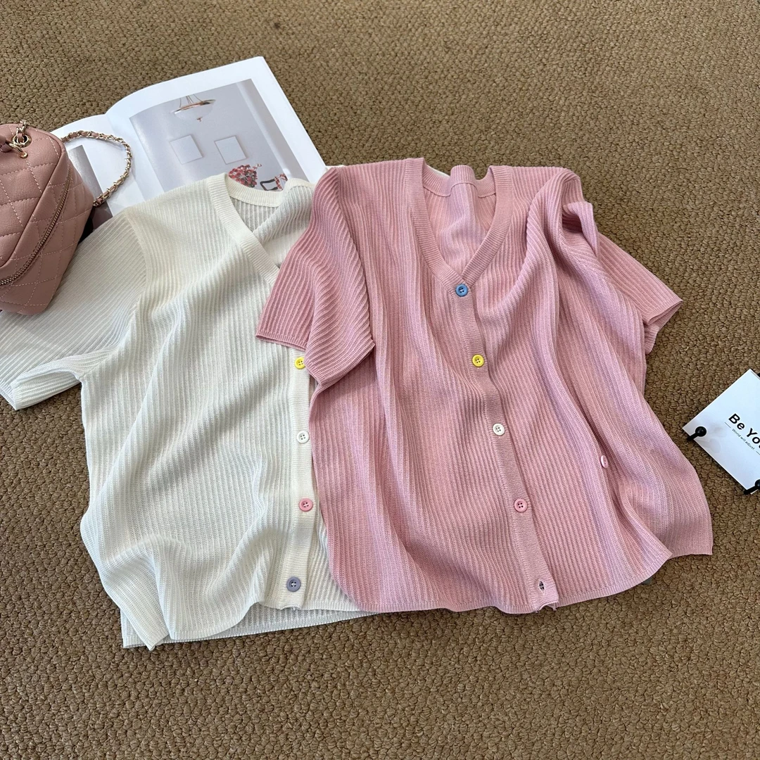 【欧加粒粒】2025春夏韩系V领冰丝针织正肩薄款短袖开衫 Y25031878