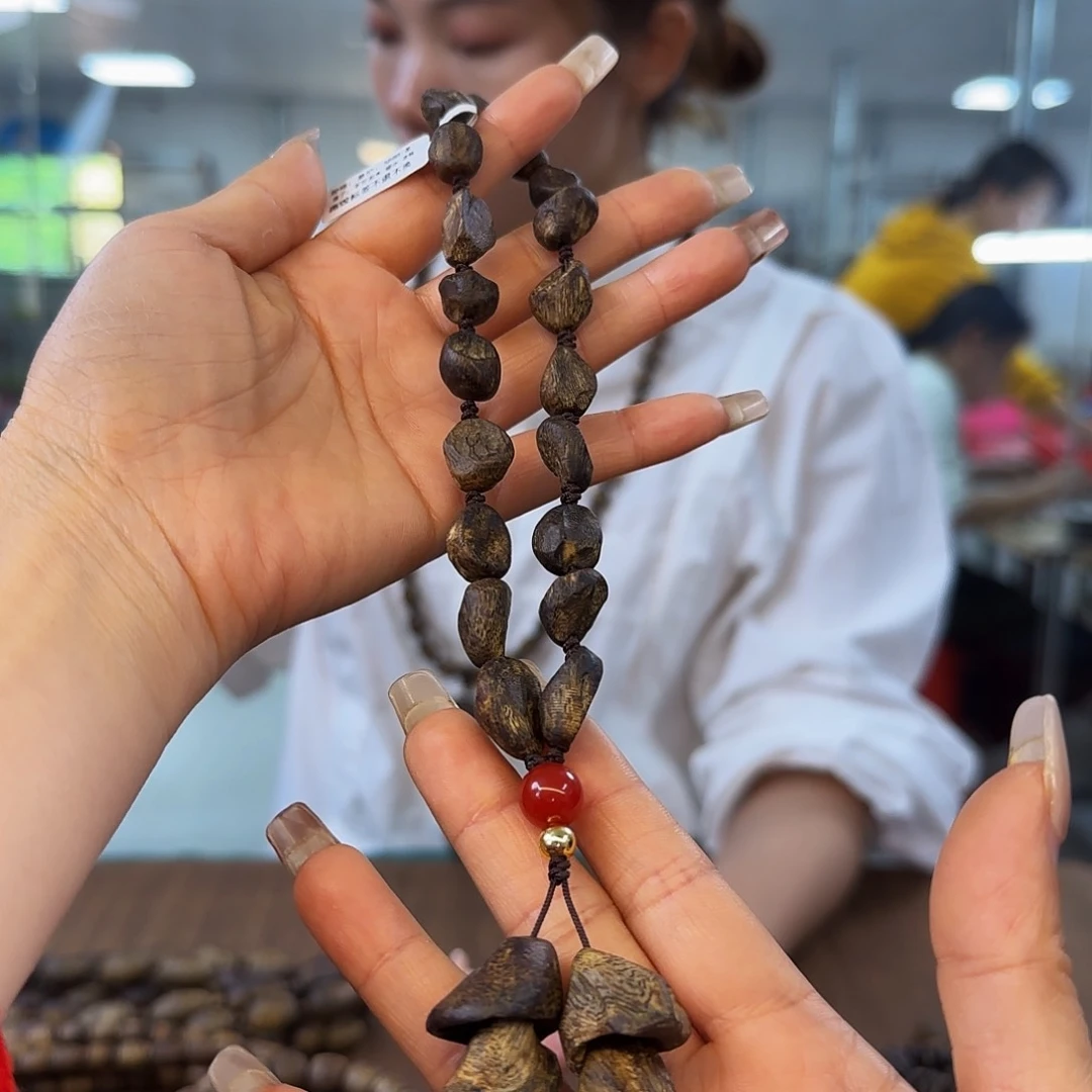 沉香吊坠多样性发货1条海南白棋999819.5