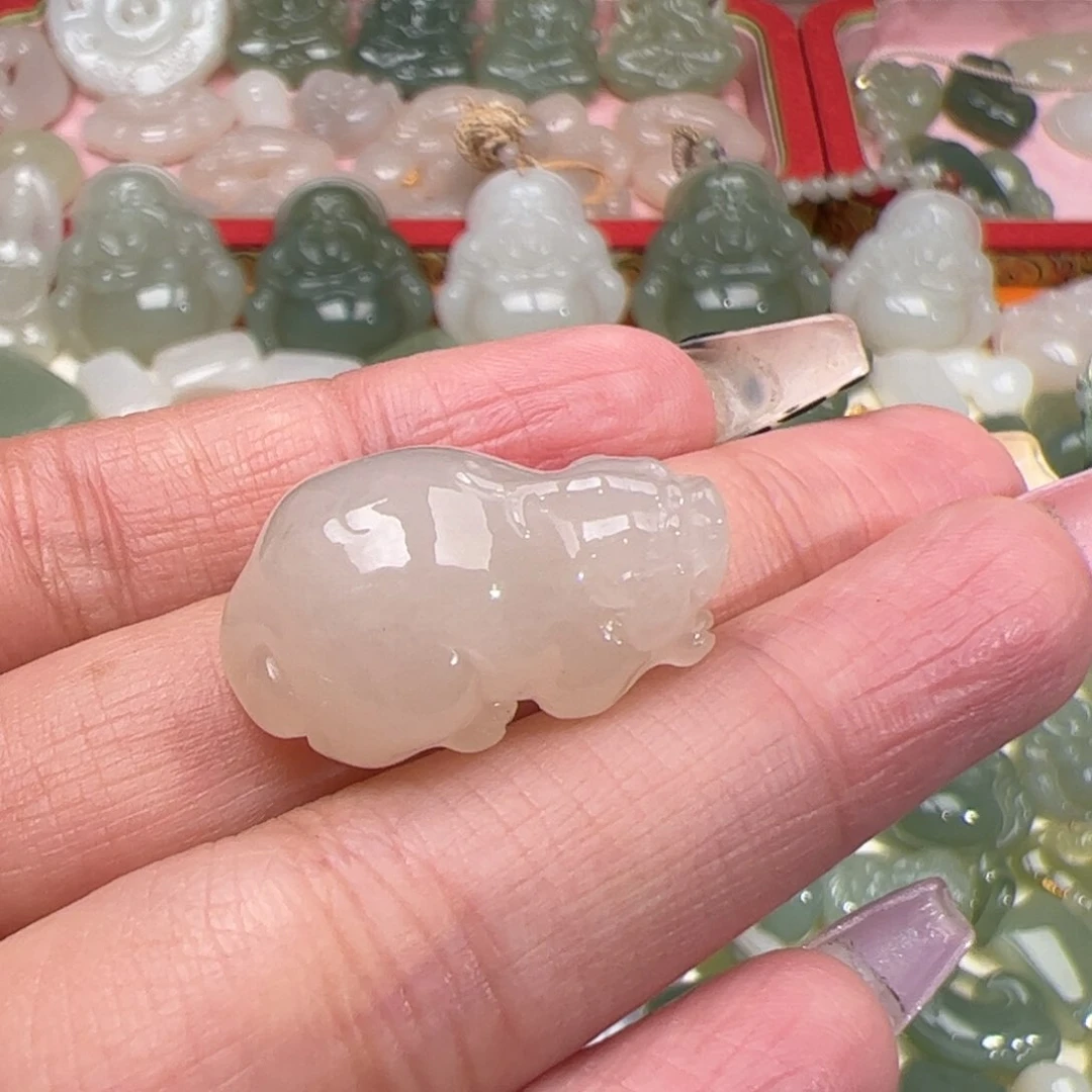 和田玉颈饰未镶嵌巴****）