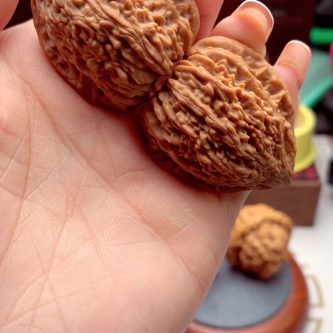 文玩核桃把件观**在金字塔。    全品。 6号