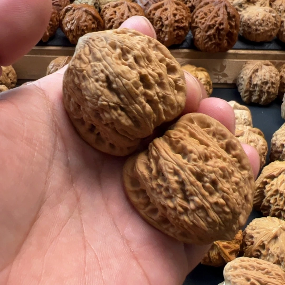 猴头核桃把件文玩核桃，蓟县绣球