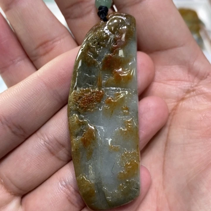 翡翠颈饰未镶嵌翡翠