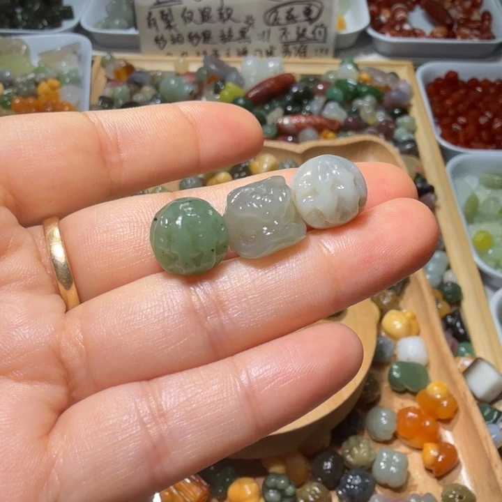 和田玉未镶嵌珠宝半成品璐*