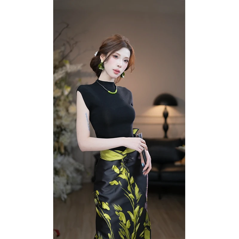 彼得潘大叔《墨枝生翠》舒适无袖后背单排扣针织上衣独特系带半裙