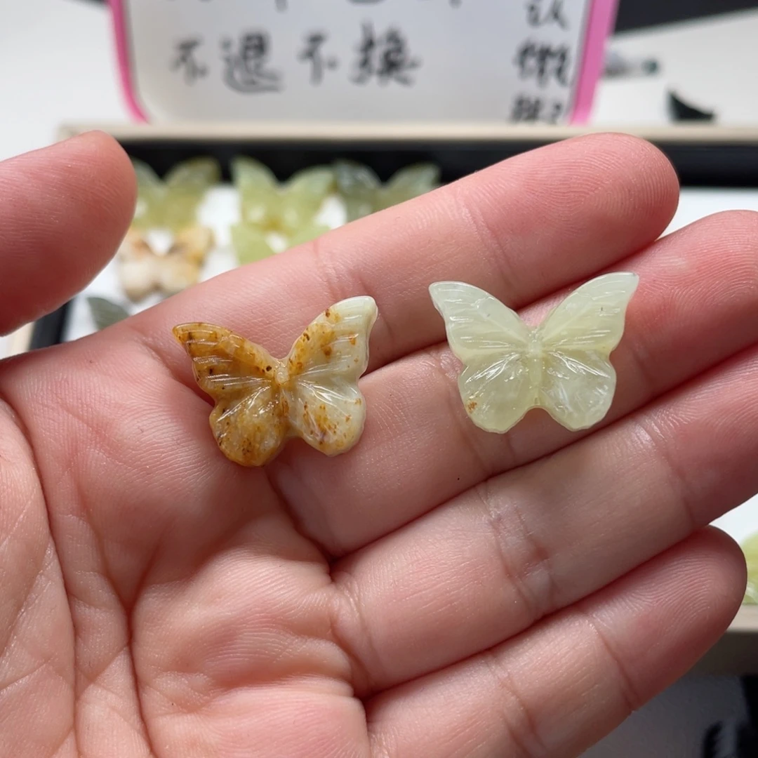 悠***幽未镶嵌蛇纹石玉颈饰