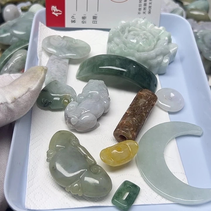 翡翠未镶嵌颈饰天然翡翠03